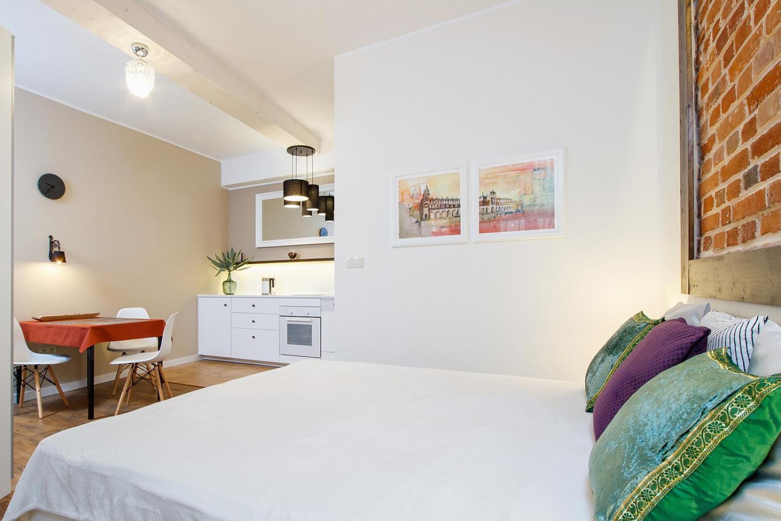 Studio Apartment